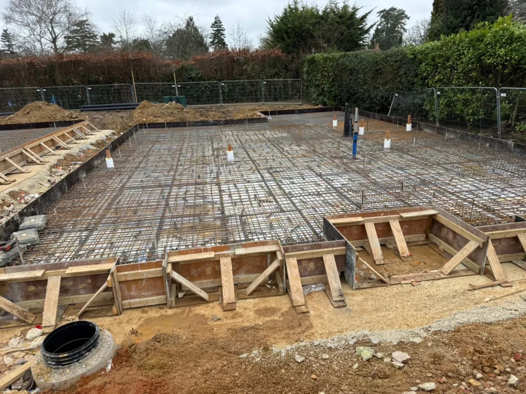 Piled raft foundation construction with SPEEDECK at Cobham